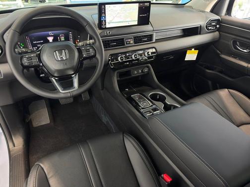 Sonic Gray Pearl 2026 Honda Pilot Touring 8-Passenger