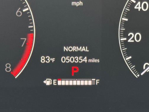 Crystal Black Pearl 2023 Honda HR-V LX