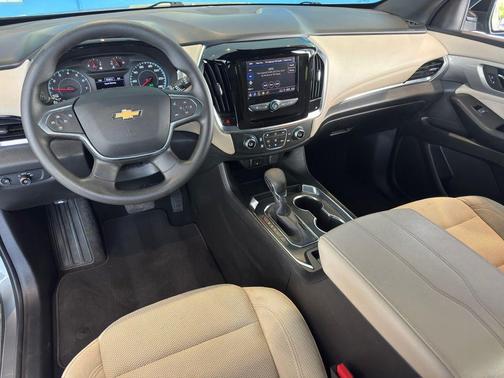 Sterling Gray Metallic 2023 Chevrolet Traverse LS