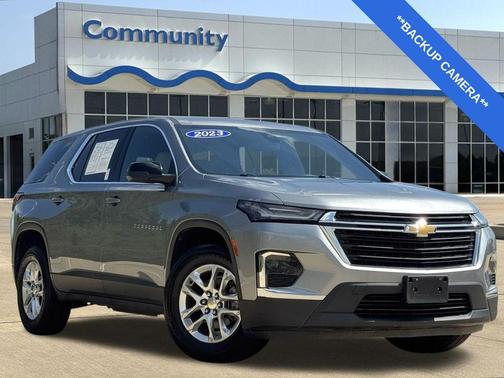 Sterling Gray Metallic 2023 Chevrolet Traverse LS