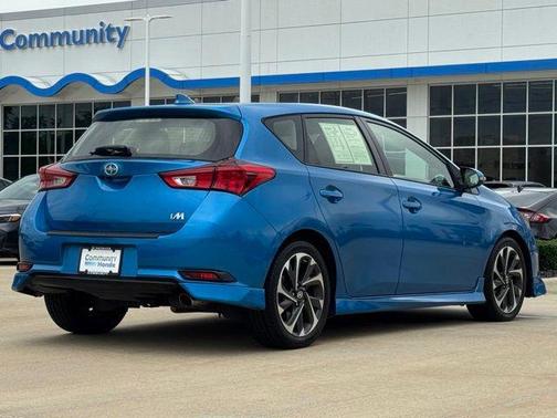 2016 Scion iM Base