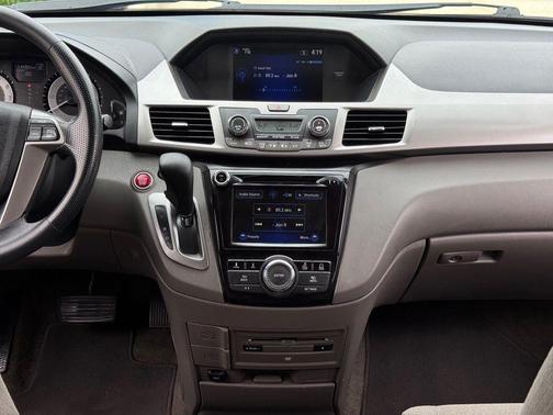 Smoky Topaz Metallic 2016 Honda Odyssey SE