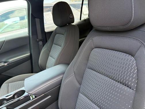 Summit White 2026 Chevrolet Equinox 1LT