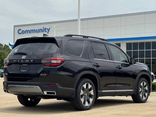 Crystal Black Pearl 2026 Honda Pilot Elite