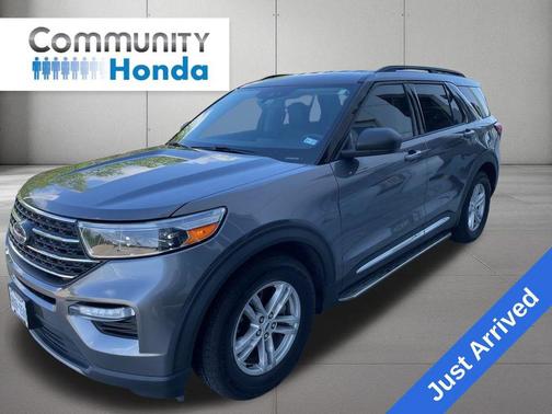 CARBONIZED GRAY METALLIC 2022 Ford Explorer XLT