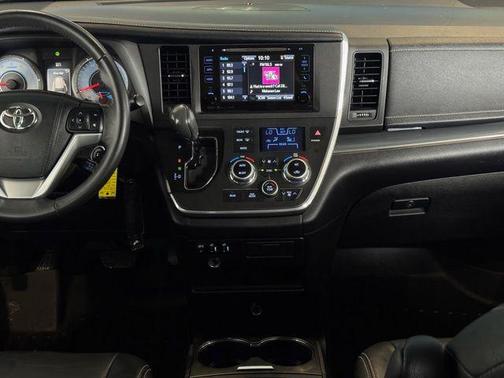 2017 Toyota Sienna SE