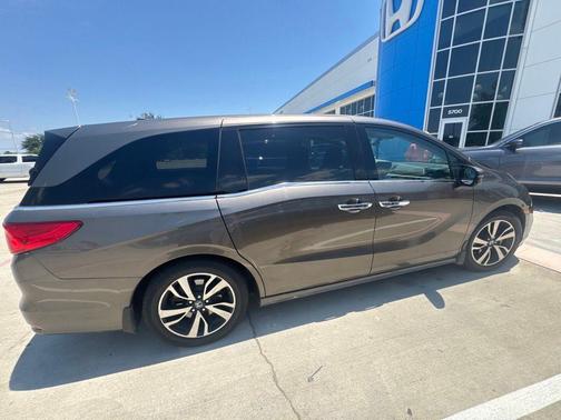Pacific Pewter Metallic 2019 Honda Odyssey Elite