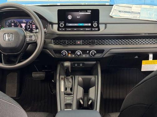 2025 Honda Accord LX 1.5T