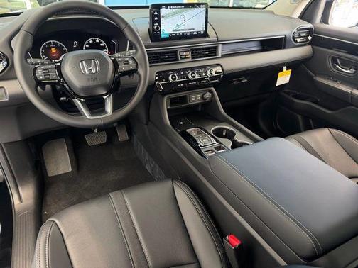 2025 Honda Pilot Touring 8-Passenger