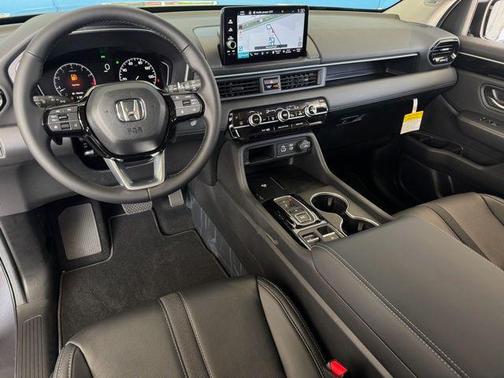 2025 Honda Pilot Touring 8-Passenger