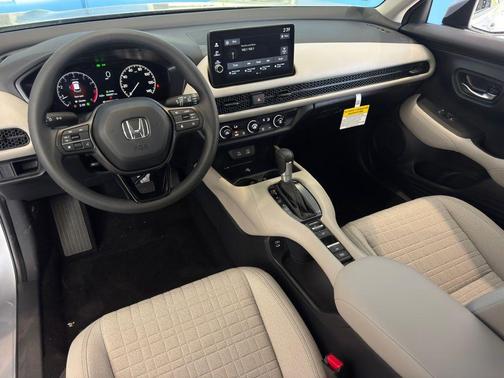 Solar Silver Metallic 2027 Honda HR-V LX