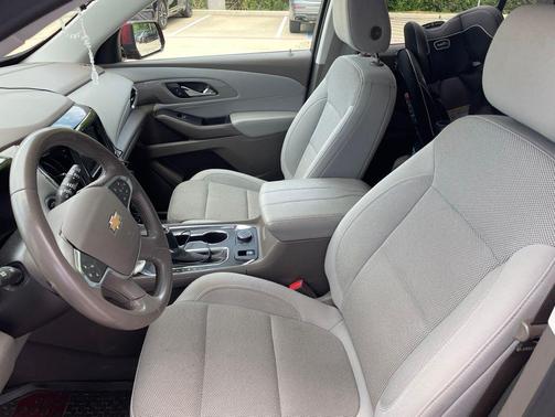 Cajun Red Tintcoat 2020 Chevrolet Traverse LT Cloth
