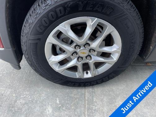 Cajun Red Tintcoat 2020 Chevrolet Traverse LT Cloth