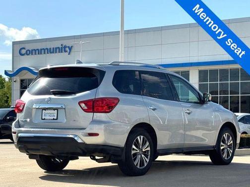 2019 Nissan Pathfinder SL