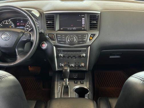 2019 Nissan Pathfinder SL