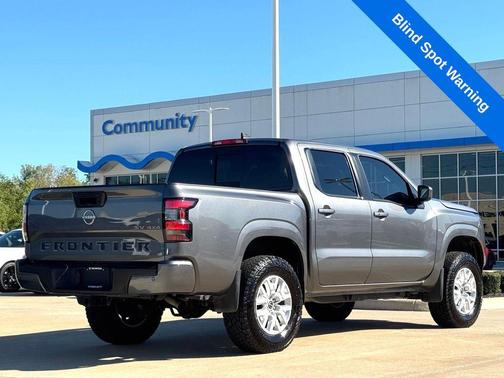 2023 Nissan Frontier SV