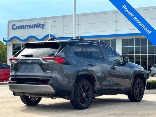 2022 Toyota RAV4 Hybrid SE