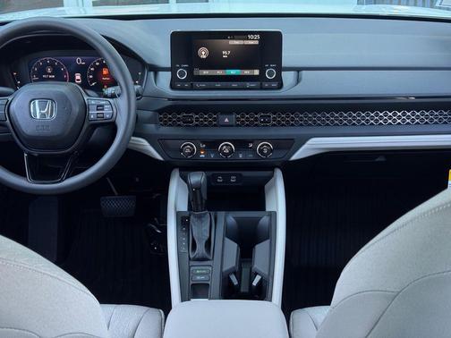 2025 Honda Accord LX 1.5T