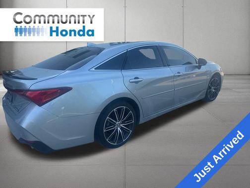 2019 Toyota Avalon XLE