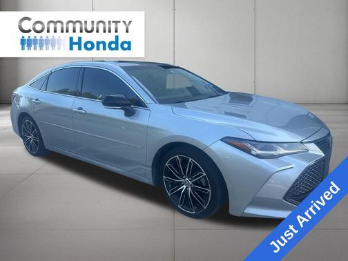 2019 Toyota Avalon XLE