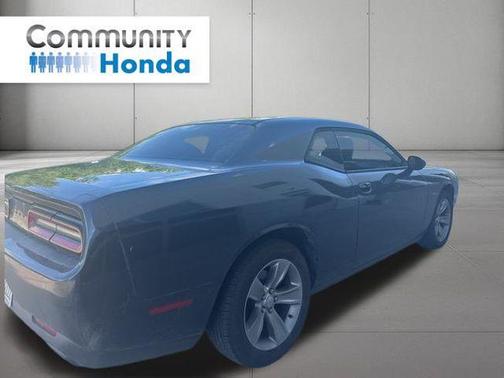 2017 Dodge Challenger SXT