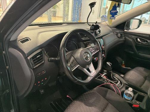 Magnetic Black Pearl 2020 Nissan Rogue SV