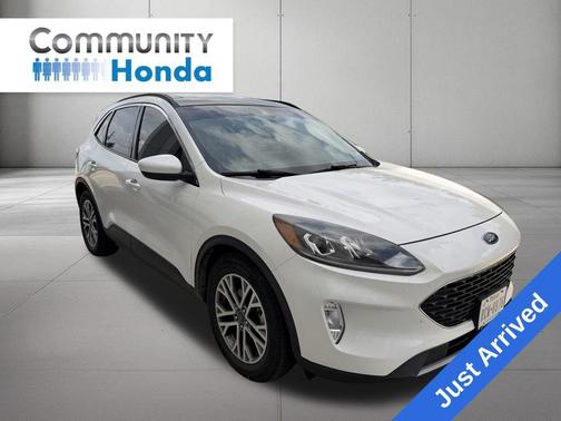 Star White Metallic Tri-Coat 2021 Ford Escape SEL