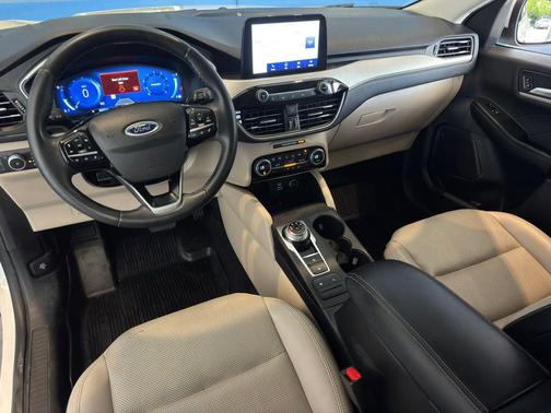 Star White Metallic Tri-Coat 2021 Ford Escape SEL