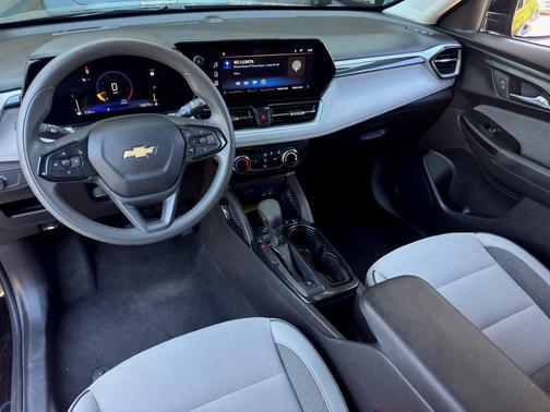Mosaic Black Metallic 2025 Chevrolet Trailblazer LT