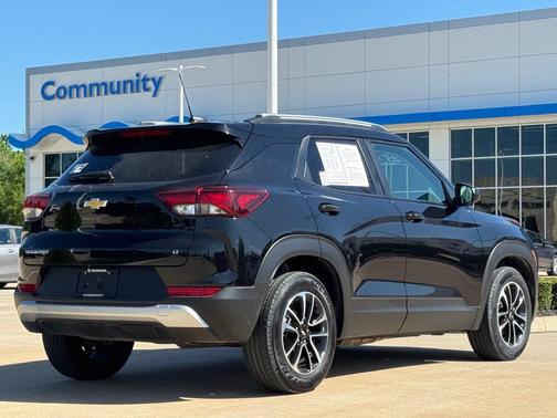 Mosaic Black Metallic 2025 Chevrolet Trailblazer LT