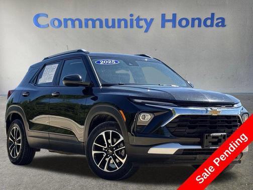 Mosaic Black Metallic 2025 Chevrolet Trailblazer LT