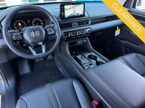 2025 Honda Pilot Touring 8-Passenger