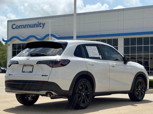 Platinum White Pearl 2026 Honda HR-V AWD Sport