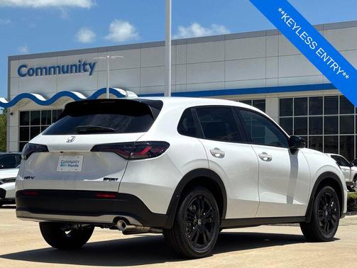 Platinum White Pearl 2026 Honda HR-V AWD Sport