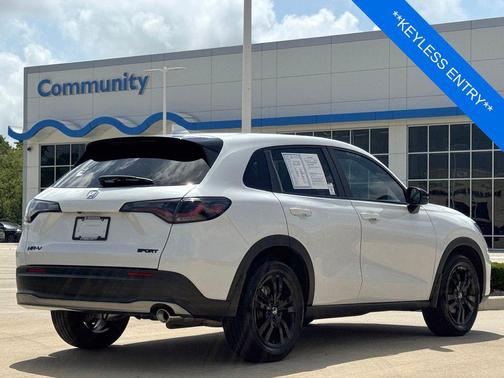 Platinum White Pearl 2026 Honda HR-V AWD Sport