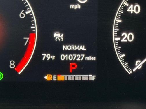 Platinum White Pearl 2026 Honda HR-V AWD Sport