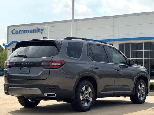 Modern Steel Metallic 2026 Honda Pilot EX-L