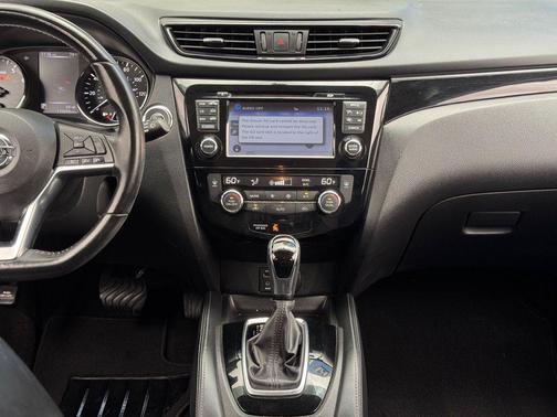 2017 Nissan Rogue Sport SL