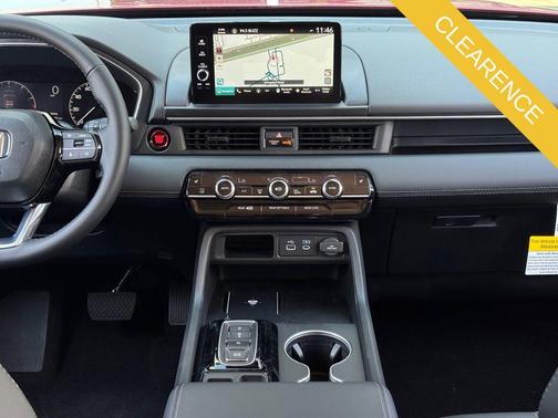 2025 Honda Pilot Touring 8-Passenger