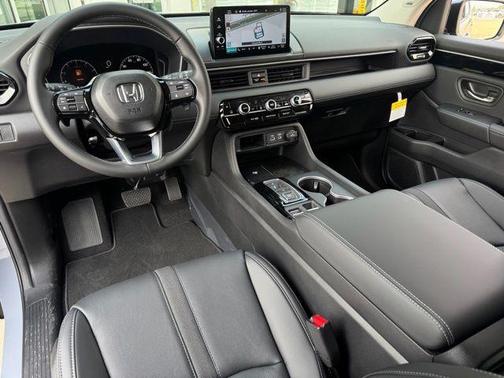 2025 Honda Pilot Touring 8-Passenger
