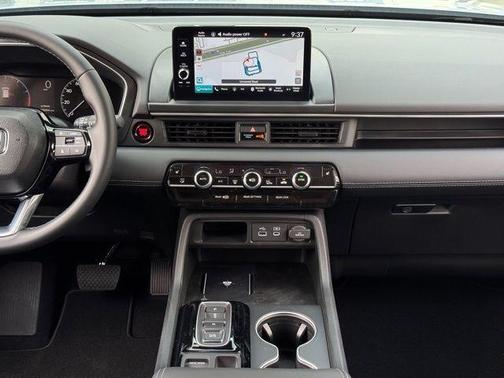 2025 Honda Pilot Touring 8-Passenger