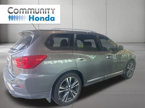 2017 Nissan Pathfinder Platinum