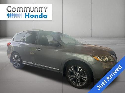 2017 Nissan Pathfinder Platinum