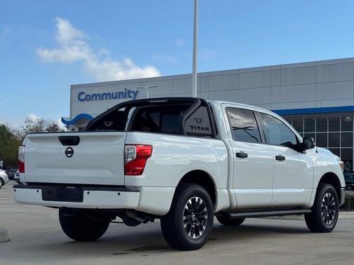 2018 Nissan Titan SV