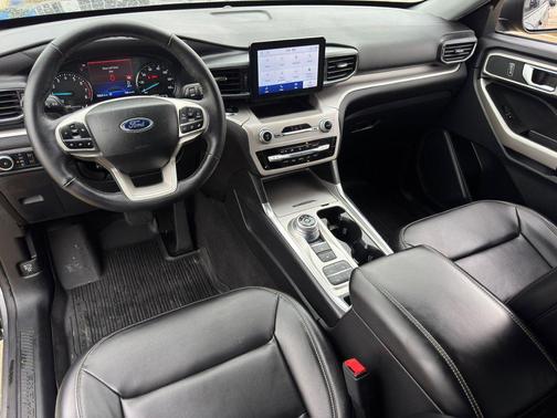 CARBONIZED GRAY METALLIC 2023 Ford Explorer XLT