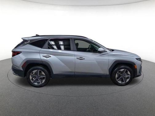 Shimmering Silver 2026 Hyundai TUCSON SEL