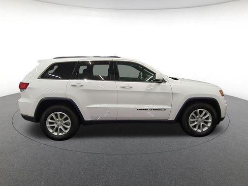 Bright White Clearcoat 2021 Jeep Grand Cherokee Laredo X