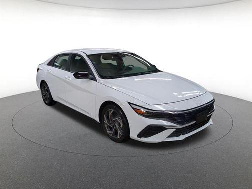 White 2025 Hyundai ELANTRA SEL Sport