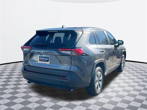 2022 Toyota RAV4 LE