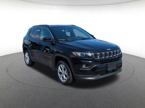 Diamond Black 2024 Jeep Compass Latitude